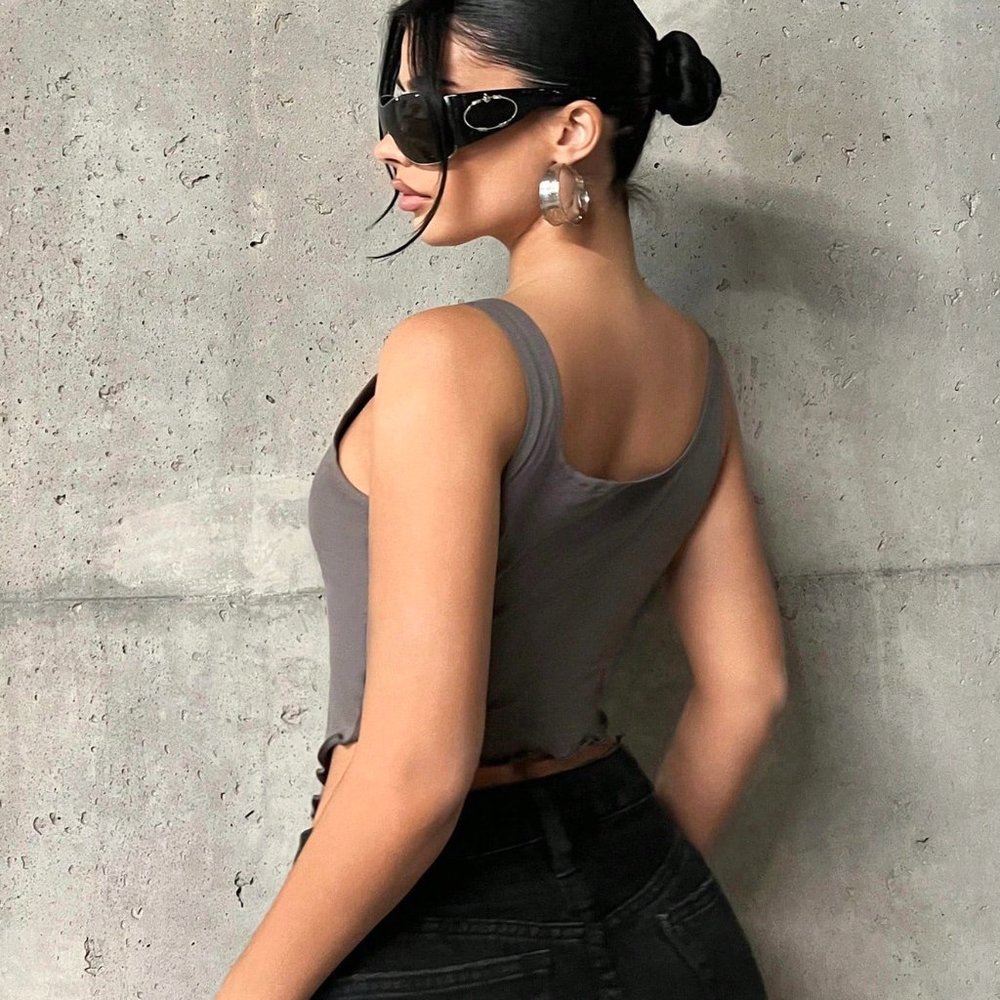 Letter Graphic Asymmetrical Hem Crop Tank Top